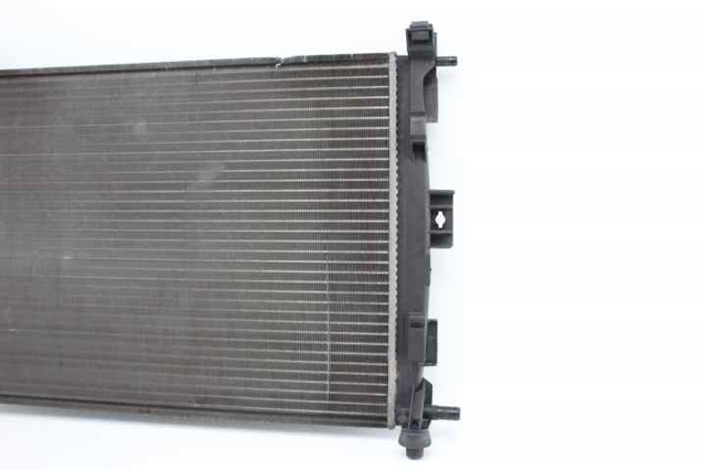 8200115541 RENAULT Radiador de refrigeración del motor  disponible Ourense