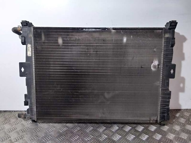 8200115541 Radiador de refrigeración del motor  disponible Málaga