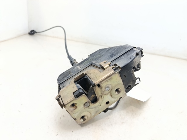 RENAULT 8200119121 Cerradura de puerta delantera derecha  comprar en Ponferrada