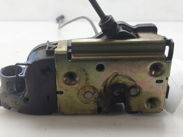 8200119121 Cerradura de puerta delantera derecha  en stock Castellón