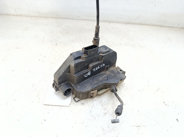 RENAULT 8200119121 Cerradura de puerta delantera derecha  en stock Terrassa