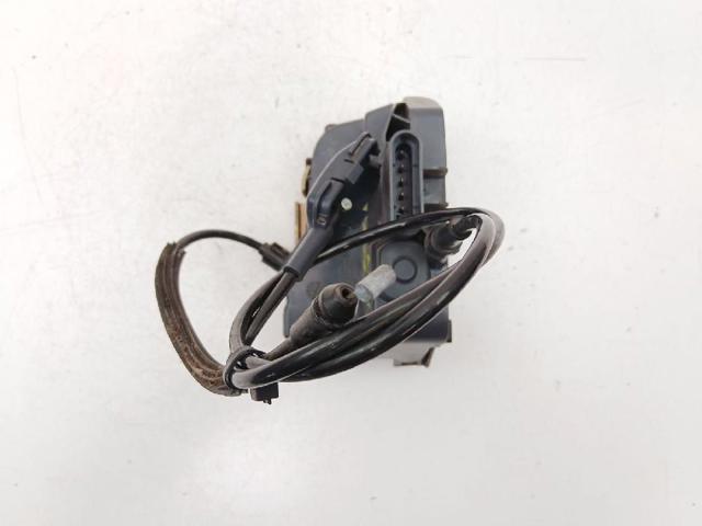 8200119332 RENAULT Cerradura de la puerta trasera derecha  en stock Córdoba