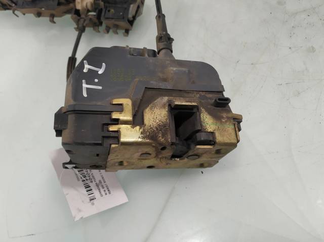 RENAULT 8200119333 Cerradura de puerta trasera izquierda  comprar en Ponferrada