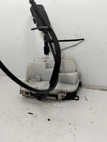 8200119333 RENAULT Cerradura de puerta trasera izquierda  en stock Córdoba