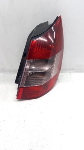 RENAULT 8200127702 Piloto trasero derecho  en stock Terrassa