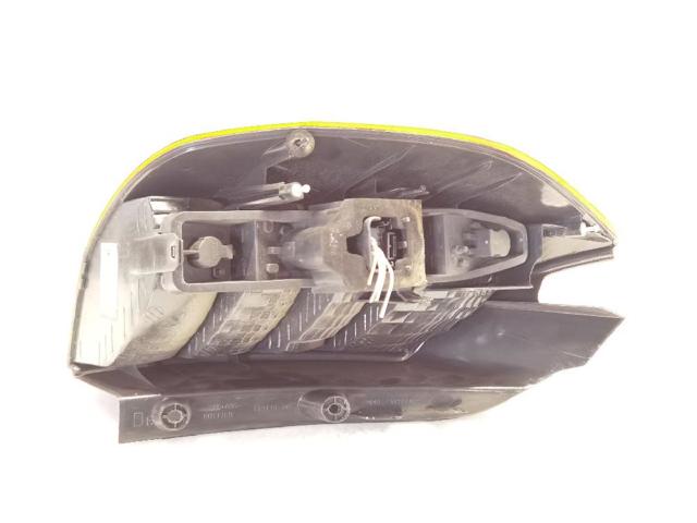 8200127702 Piloto trasero derecho  disponible Utrera