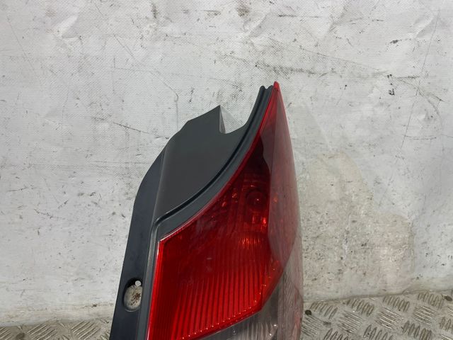 8200127702 RENAULT Piloto trasero derecho  disponible Vigo