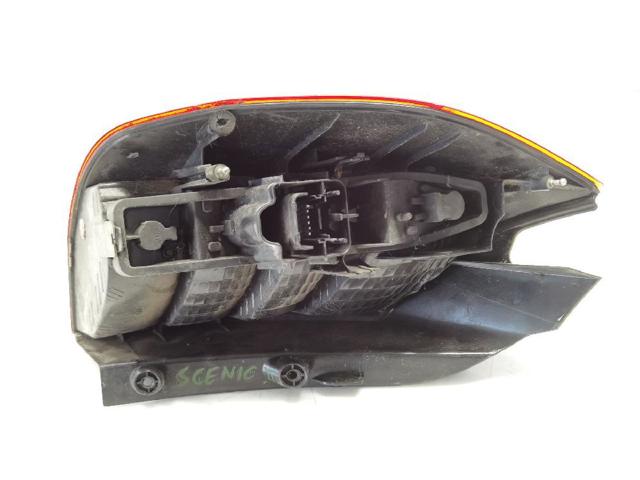 8200127702 Piloto trasero derecho  en stock Granada