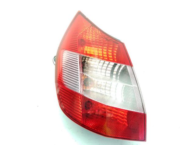8200127704 RENAULT Piloto trasero izquierdo  disponible Vigo