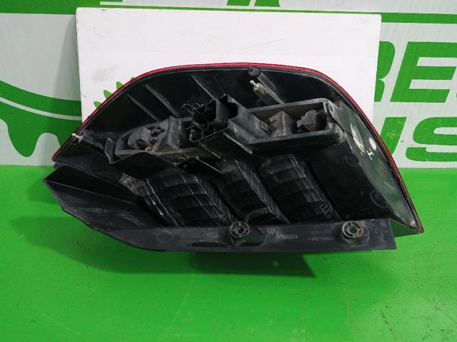 8200127704 RENAULT Piloto trasero izquierdo  disponible Vigo