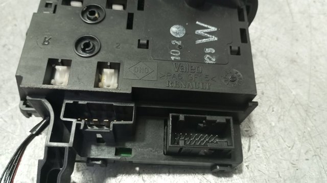 8200127728 RENAULT Conmutador derecho de la columna de dirección  en stock Huelva