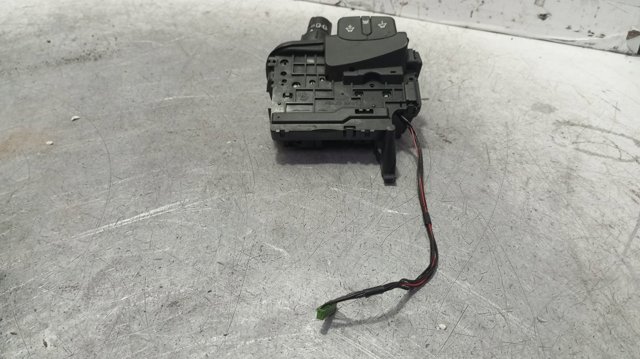 8200127728 RENAULT Conmutador derecho de la columna de dirección  disponible Alicante