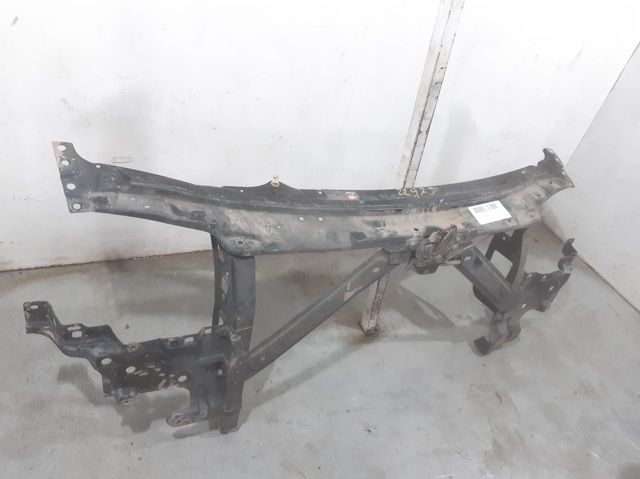 RENAULT 8200137494 Soporte superior del radiador (panel de montaje de faros)  disponible España