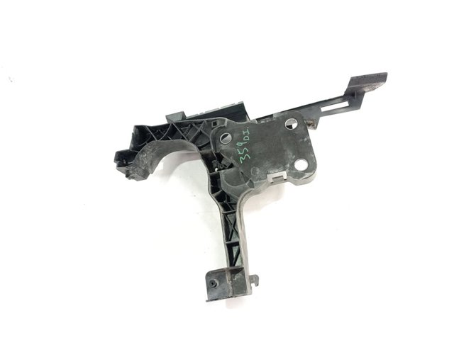 8200137495 RENAULT Soporte izquierdo del radiador (panel de montaje de faros)  disponible Vigo