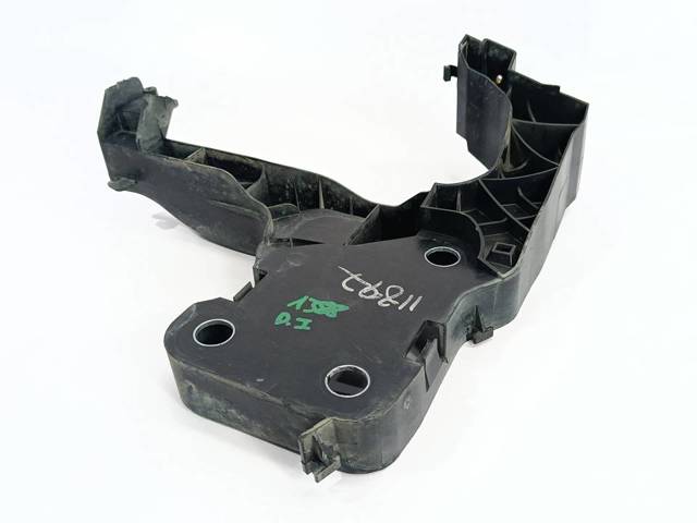 8200137495 Soporte izquierdo del radiador (panel de montaje de faros)  en stock Granada