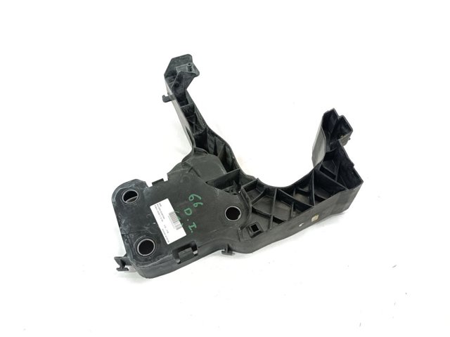 8200137495 Soporte izquierdo del radiador (panel de montaje de faros) comprar Girona
