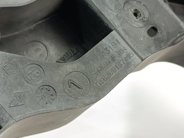 8200137495 Soporte izquierdo del radiador (panel de montaje de faros)  comprar en Zaragoza
