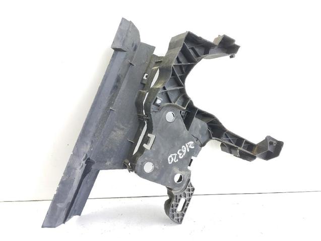 RENAULT 8200137496 Soporte derecho del radiador (panel de montaje para faros)  comprar en Ponferrada