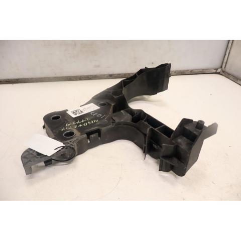 RENAULT 8200137496 Soporte derecho del radiador (panel de montaje para faros)  comprar en Murcia