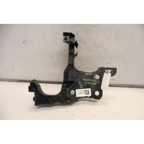 RENAULT 8200137496 Soporte derecho del radiador (panel de montaje para faros)  en stock Valencia