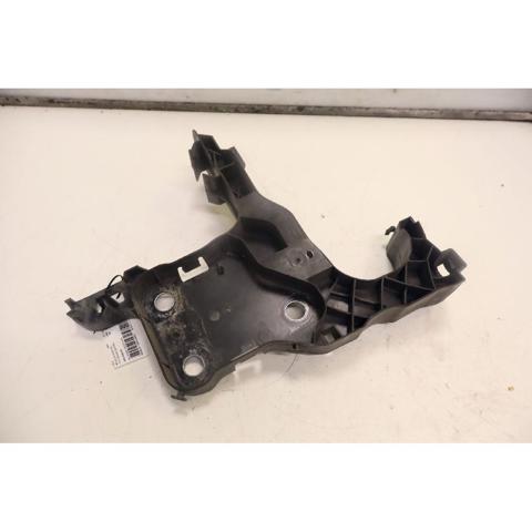 RENAULT 8200137496 Soporte derecho del radiador (panel de montaje para faros)  en stock Valencia
