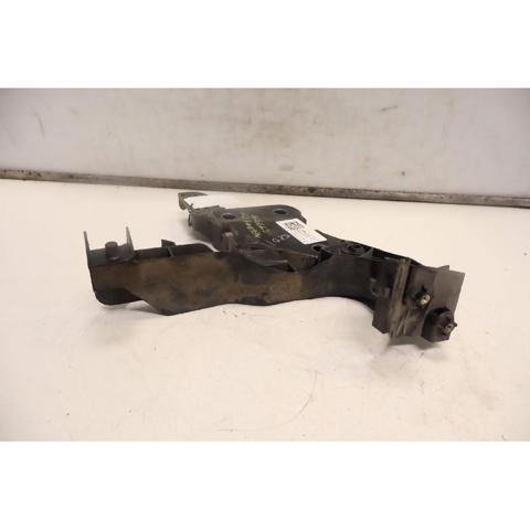 8200137496 RENAULT Soporte derecho del radiador (panel de montaje para faros) comprar Madrid