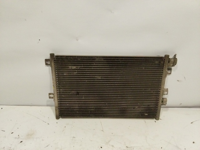 RENAULT 8200137650 Condensador de aire acondicionado  disponible España