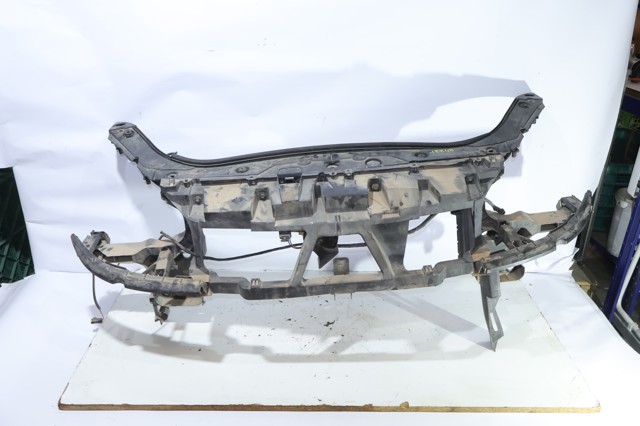 8200140174 RENAULT Panel de soporte del radiador y montaje de faros  comprar en Jaén