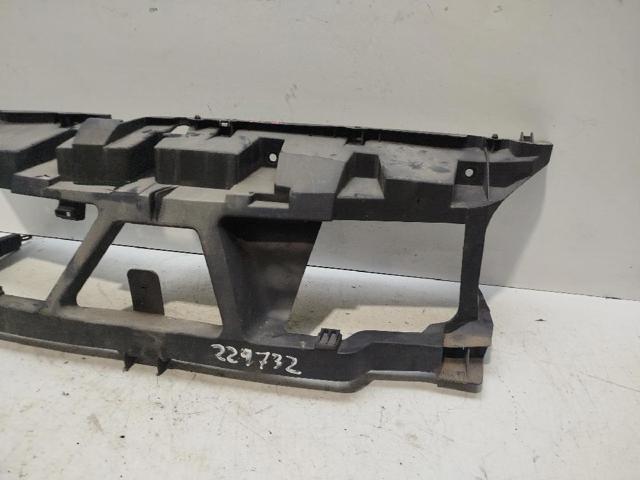 8200140174 Panel de soporte del radiador y montaje de faros  comprar en Reus