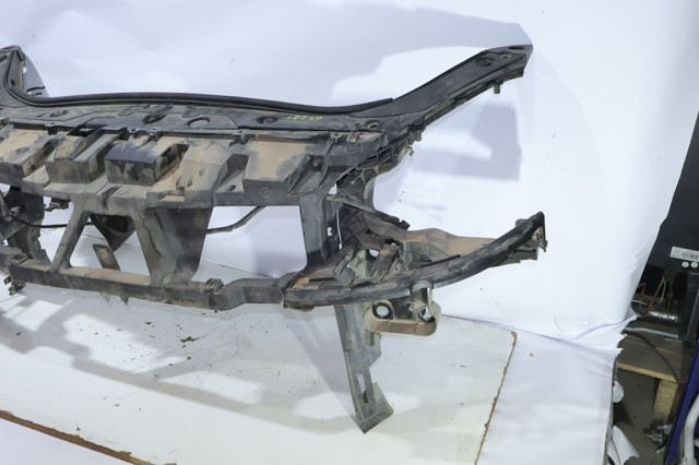 RENAULT 8200140174 Soporte de radiador  en stock Valencia
