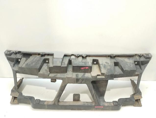 8200140174 RENAULT Panel de soporte del radiador y montaje de faros  disponible Alicante