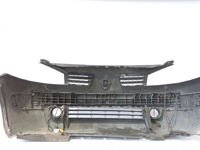 8200142001 Parachoques delantero  disponible Utrera
