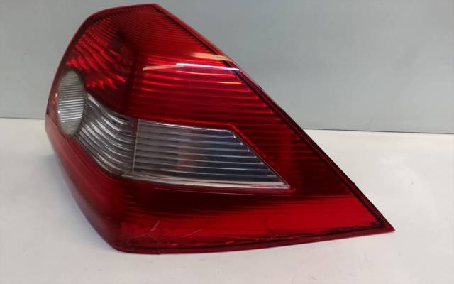 RENAULT 8200142681 Piloto trasero derecho  disponible Valladolid