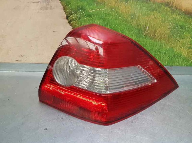 8200142681 RENAULT Piloto trasero derecho  disponible Vigo