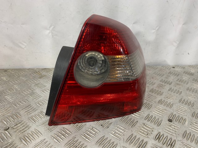 RENAULT 8200142681 Piloto trasero derecho  en stock Terrassa