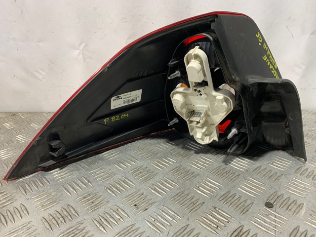 8200142681 Piloto trasero derecho  en stock Granada