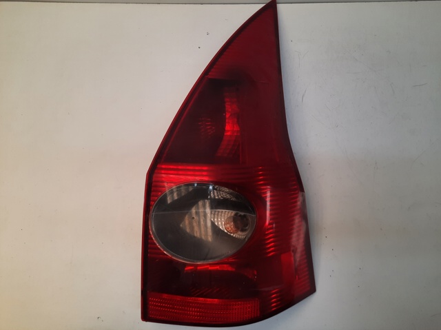 RENAULT 8200142683 Piloto trasero derecho comprar Barcelona