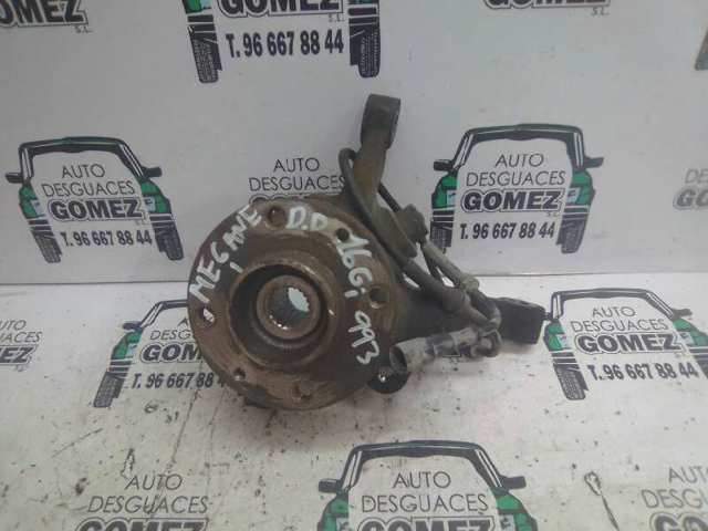 RENAULT 8200150223 Mangueta delantera derecha  en stock Terrassa