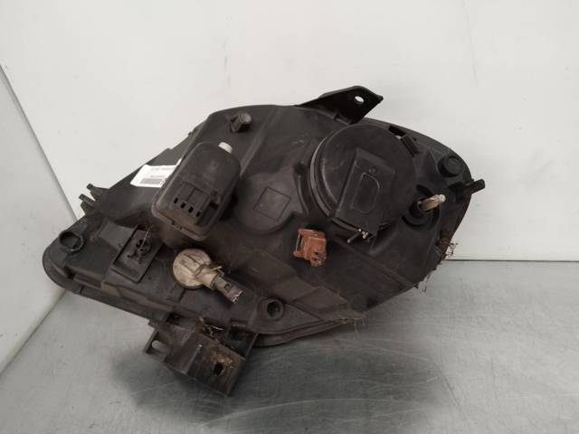 8200150617 RENAULT Faro derecho  disponible Ourense