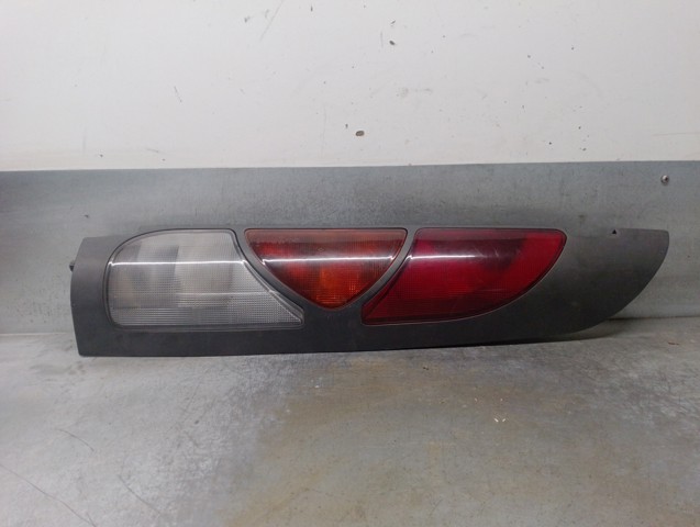 8200150621 Piloto trasero derecho  en stock Castellón