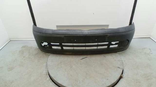 Parachoques 8200152587 RENAULT