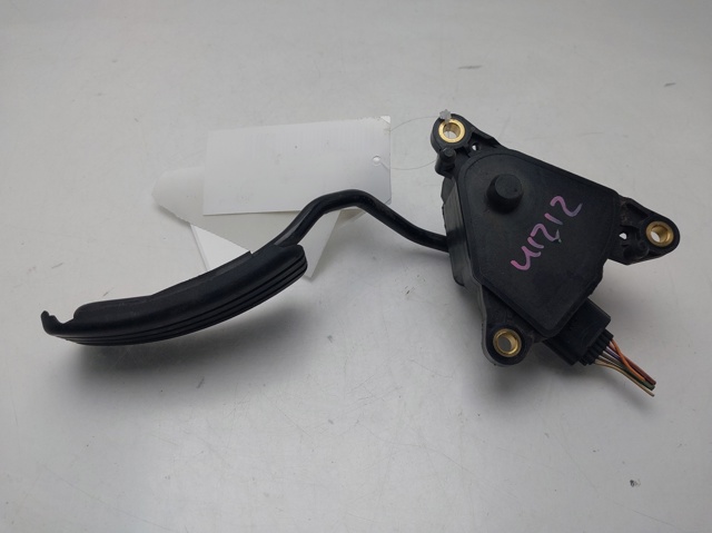 8200153268 RENAULT Pedal del acelerador  en stock Huelva