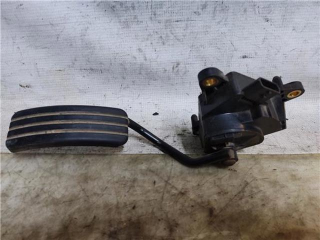 RENAULT 8200153268 Pedal del acelerador  disponible Valladolid