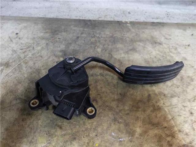 8200153268 Pedal del acelerador  disponible Málaga