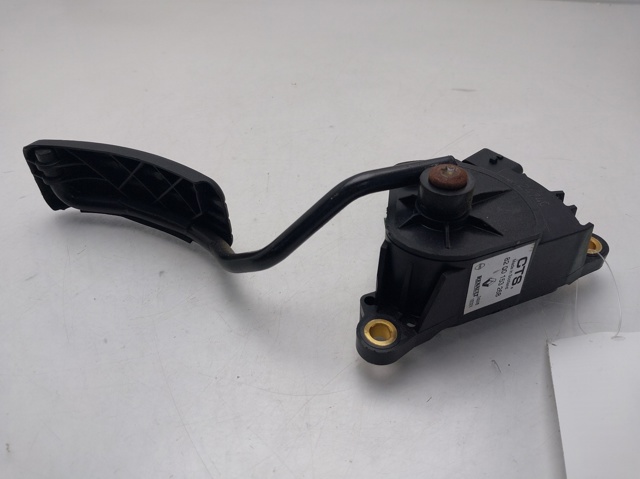 8200153268 Pedal del acelerador  disponible Málaga