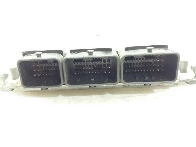 8200153946 RENAULT ECU comprar Alcalá
