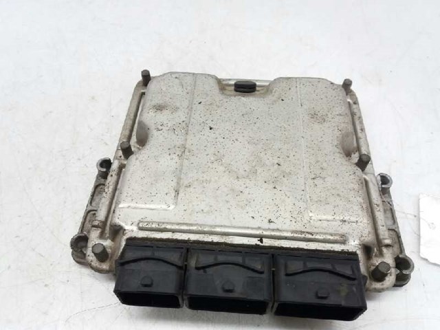 RENAULT 8200153946 ECU  en stock Terrassa