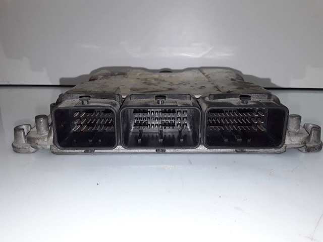 8200153946 RENAULT ECU  en stock Córdoba