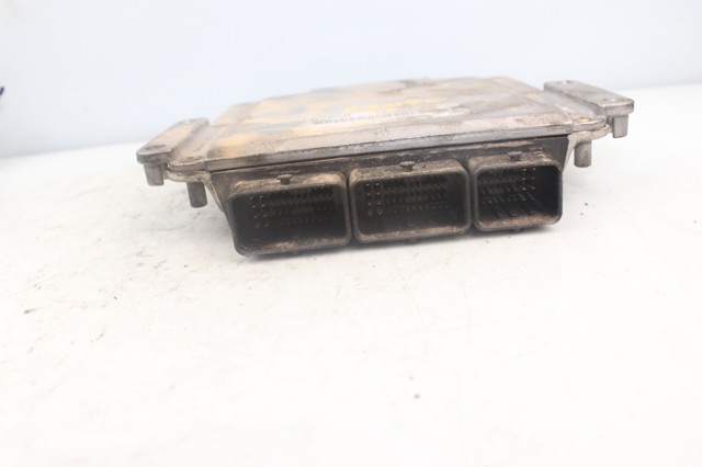 8200153946 RENAULT ECU  en stock Huelva
