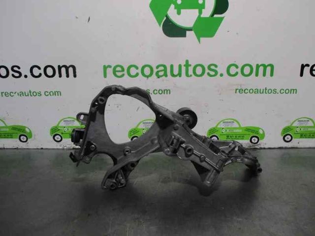 Soporte alternador 8200154164 Renault (RVI)